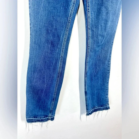 Abercrombie & Fitch The‎ 90’s Slim Straight Ultra High Rise Raw Hem Jean - Picture 4 of 7
